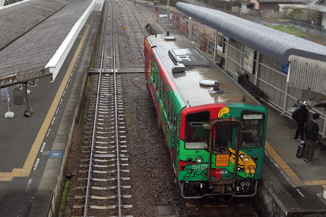 Yodo Line train at Kubokawa Station