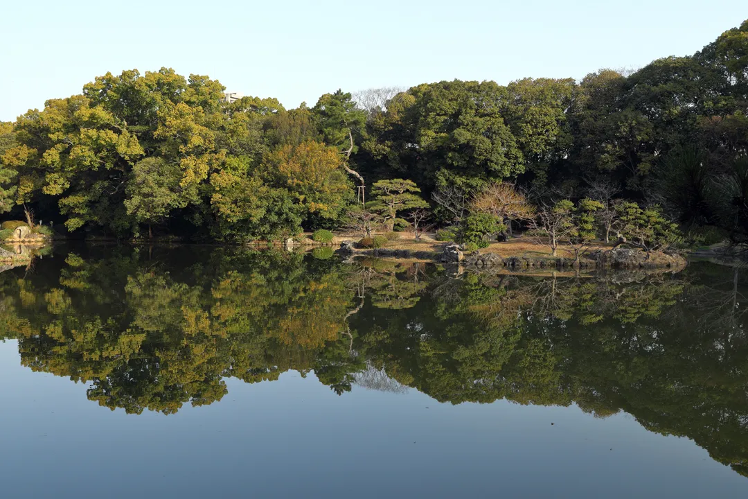 A pond in Ritsurin Garden