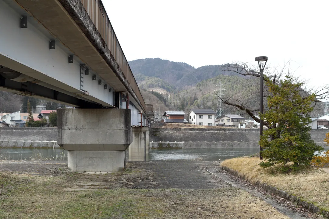 Pedestrian bridge over the river in Hida-Furukawa