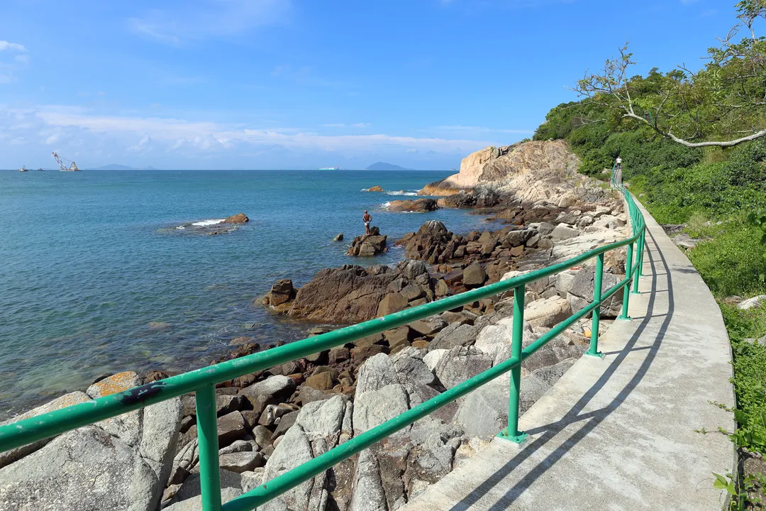 Path along the coast