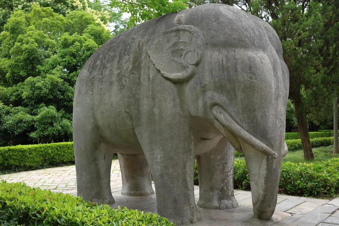 An elephant statue